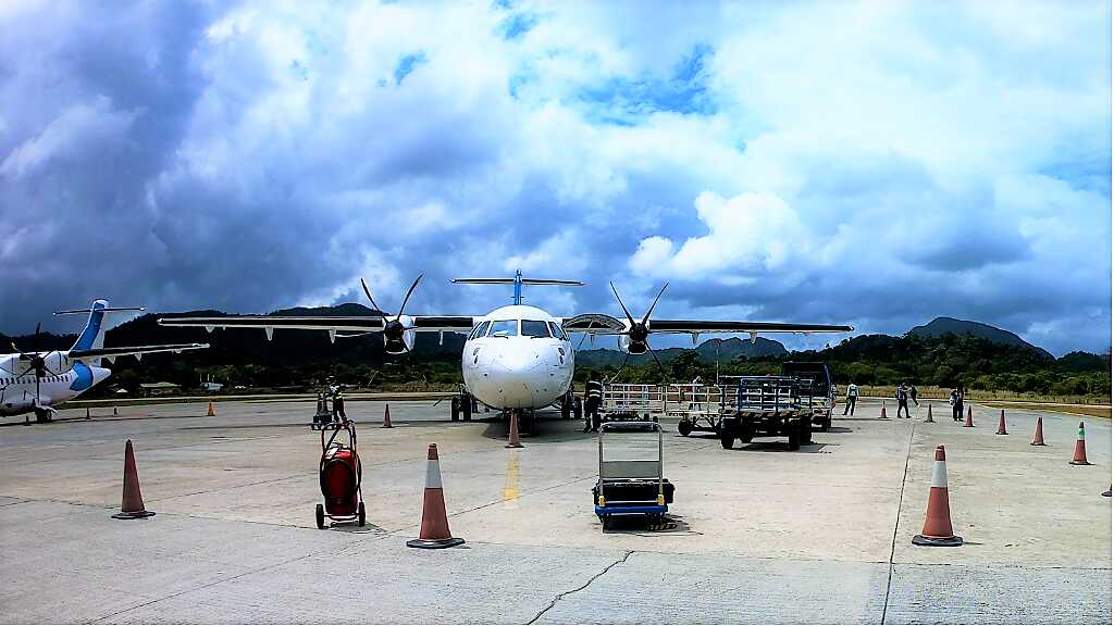 Airplane form El Nido to Coron