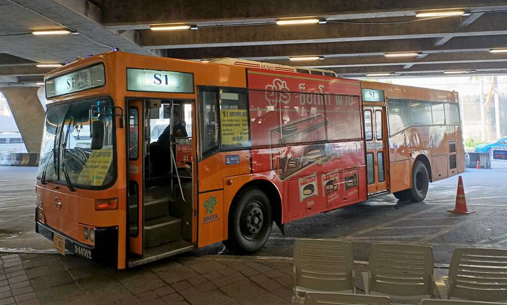 Orange Airport Shuttle Bus from Bangkok Airport