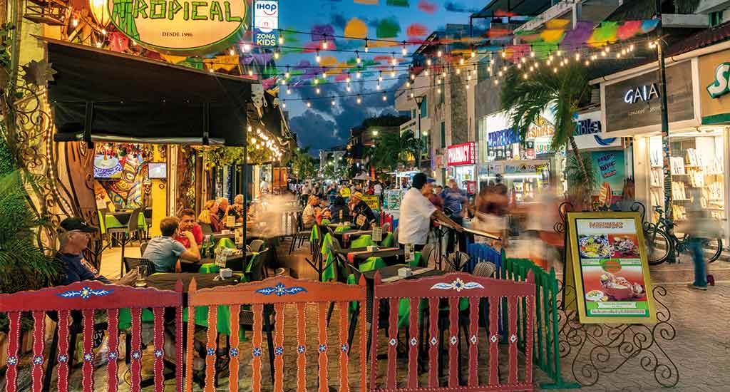 5th Avenue in Playa del Carmen Mexico