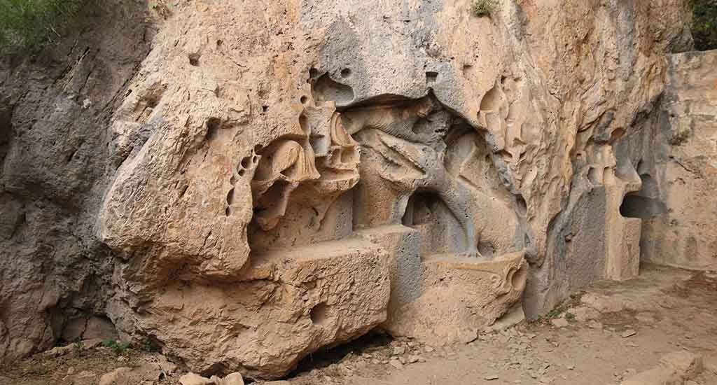 Carving in a stone in Brac