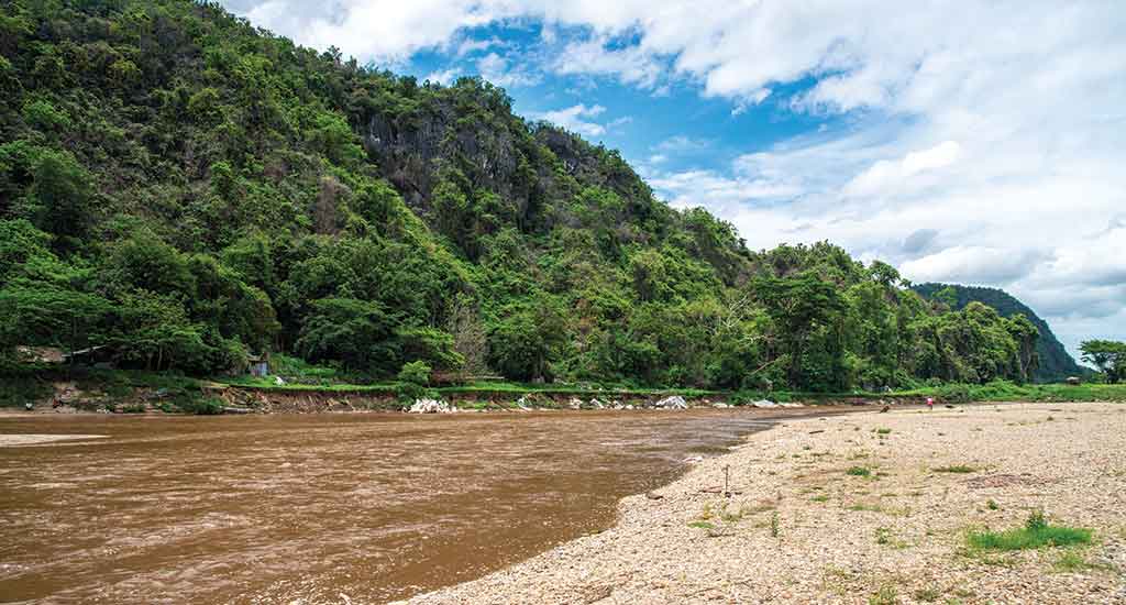 Scenery view of Kok river from Chiang Rai beach