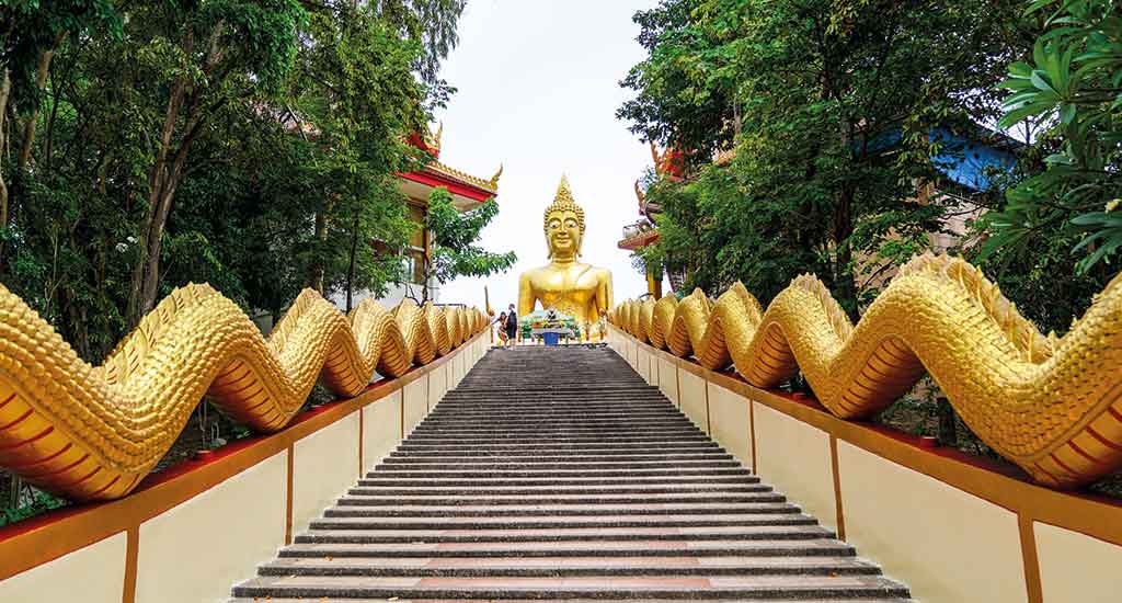 Big Buddha in Wat Phra Yai