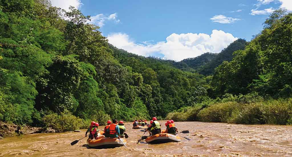 Rafting in the river in Pai