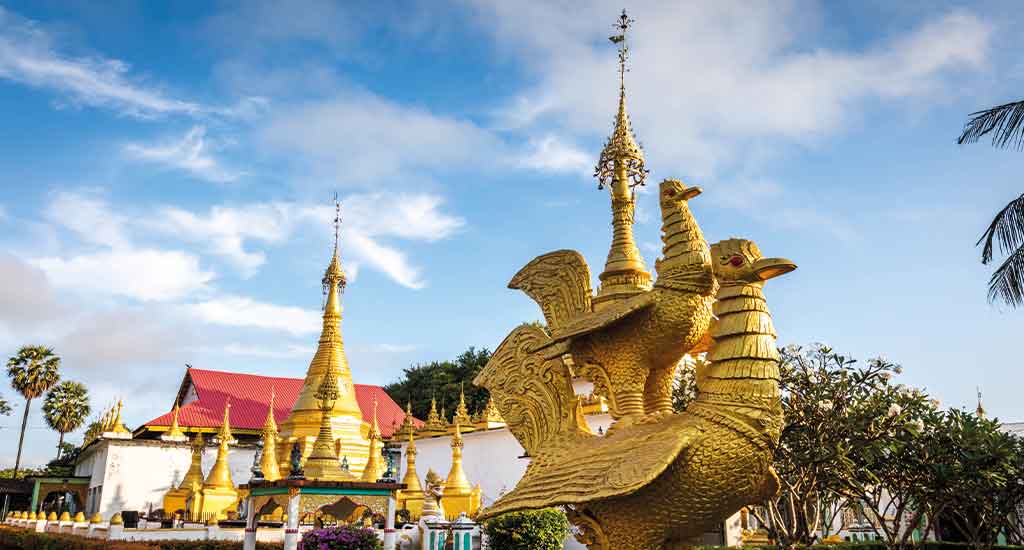 Watt Thai Wattanaram Temple in Mae Sot