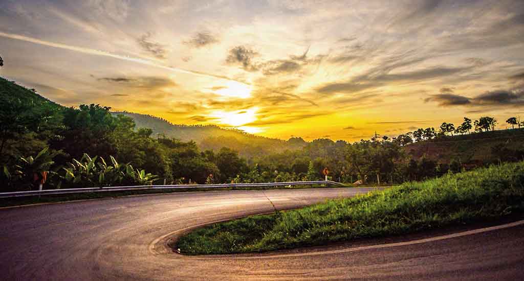 Curves of Pai route to Pang Ma Pha