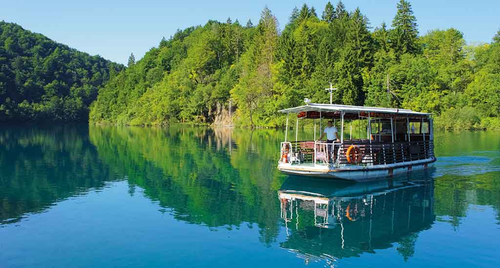 Boat in Plitvice