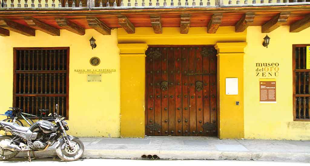 Museo del Oro façade