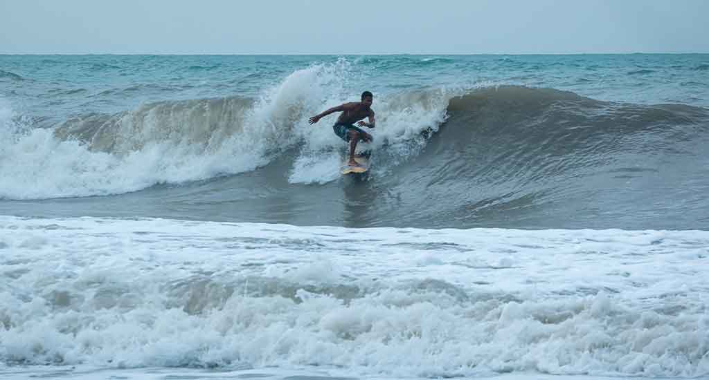 Man surfing in Palomino 