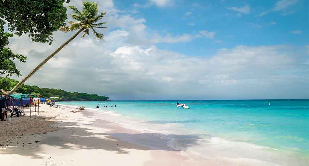 Playa Blanca beach in Cartagena