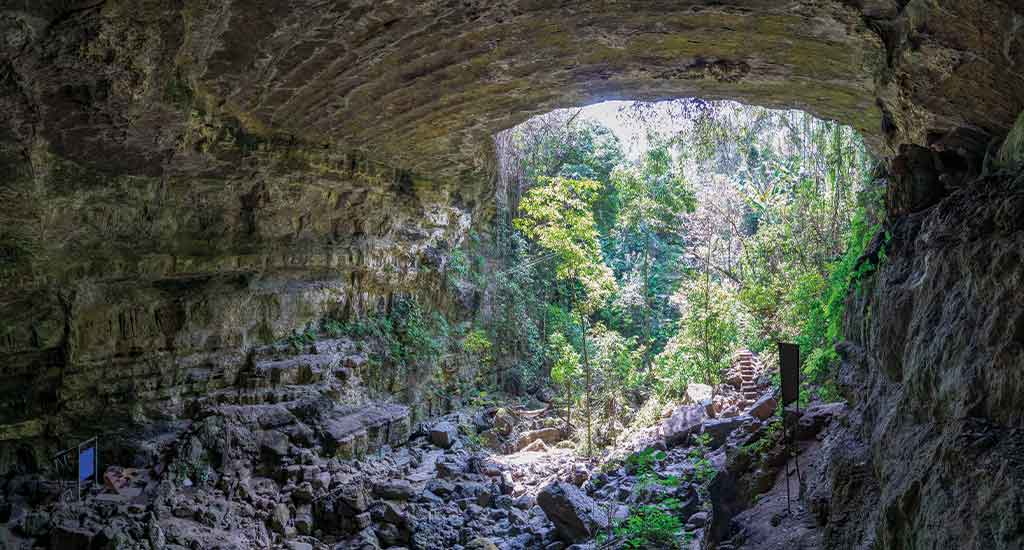 Big cave opening in Santander Colombia