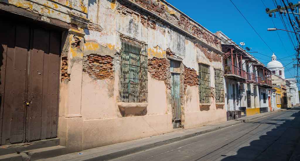 Old and damage houses in Santa Marta
