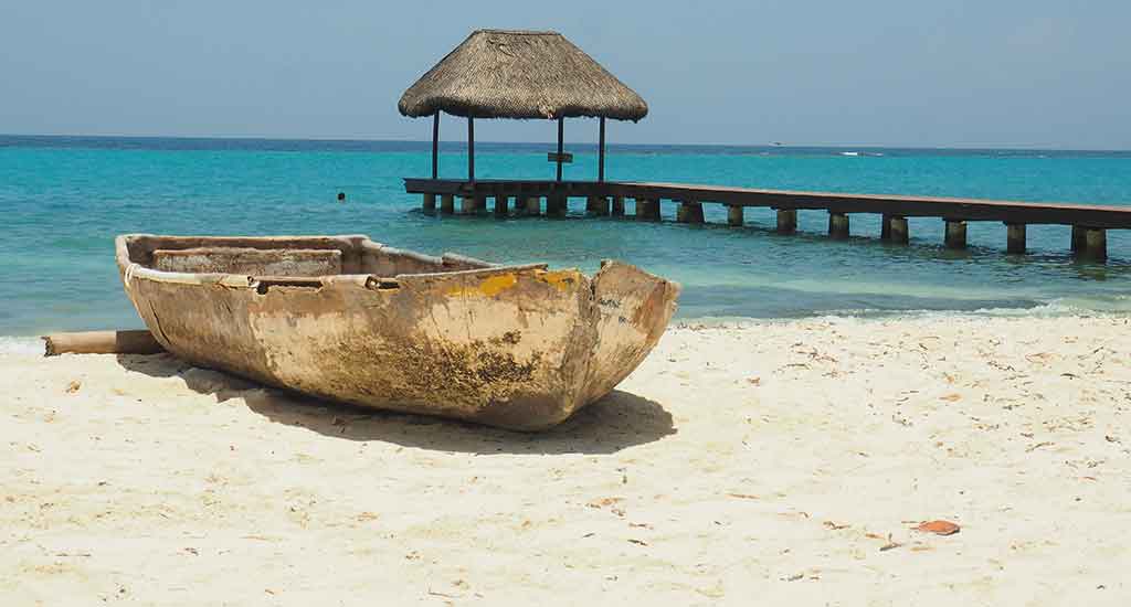 Boat and pier at Playa Libre