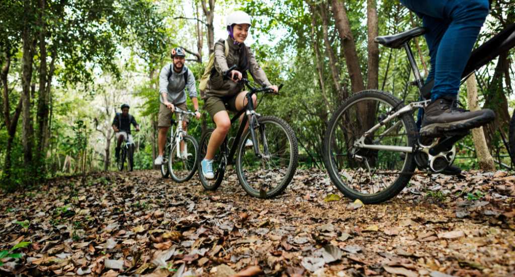 Cycling tour in Isla Colon