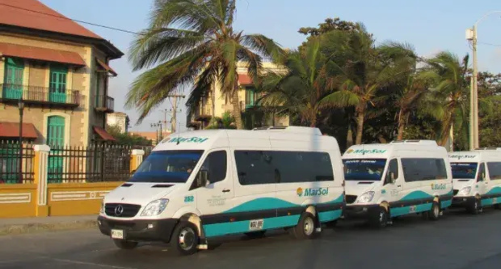 Features of a minivan in Colombia